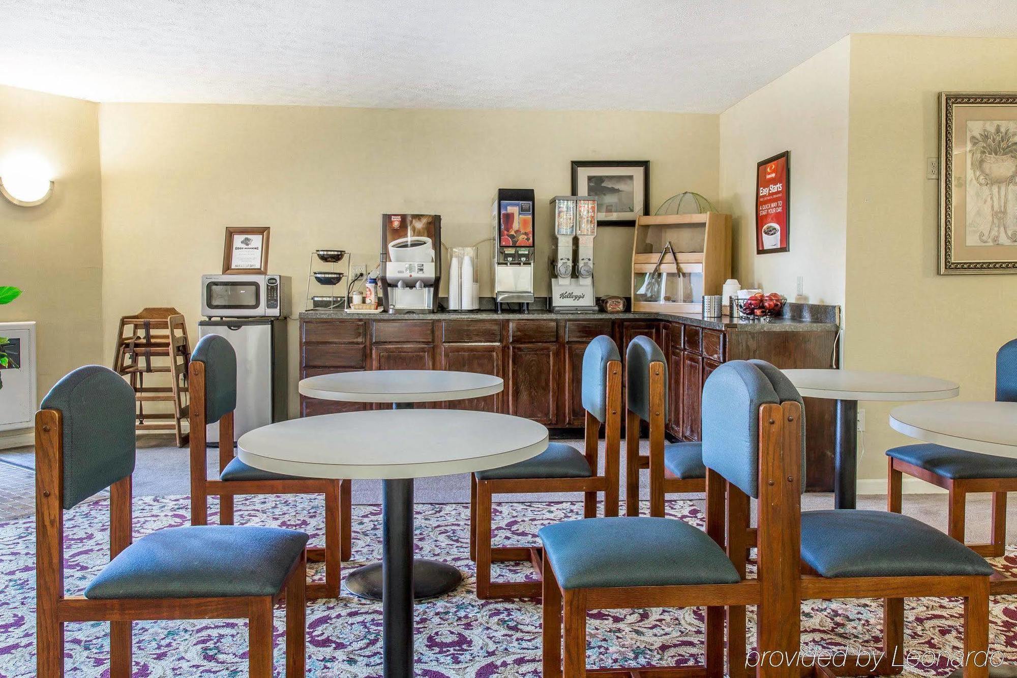 Econo Lodge Inn & Suites גרוטון מראה חיצוני תמונה