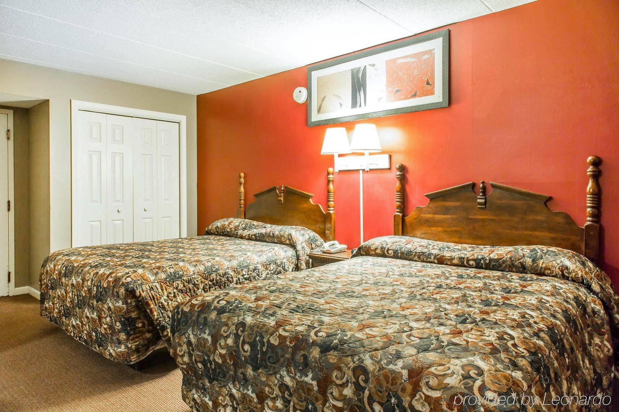 Econo Lodge Inn & Suites גרוטון מראה חיצוני תמונה