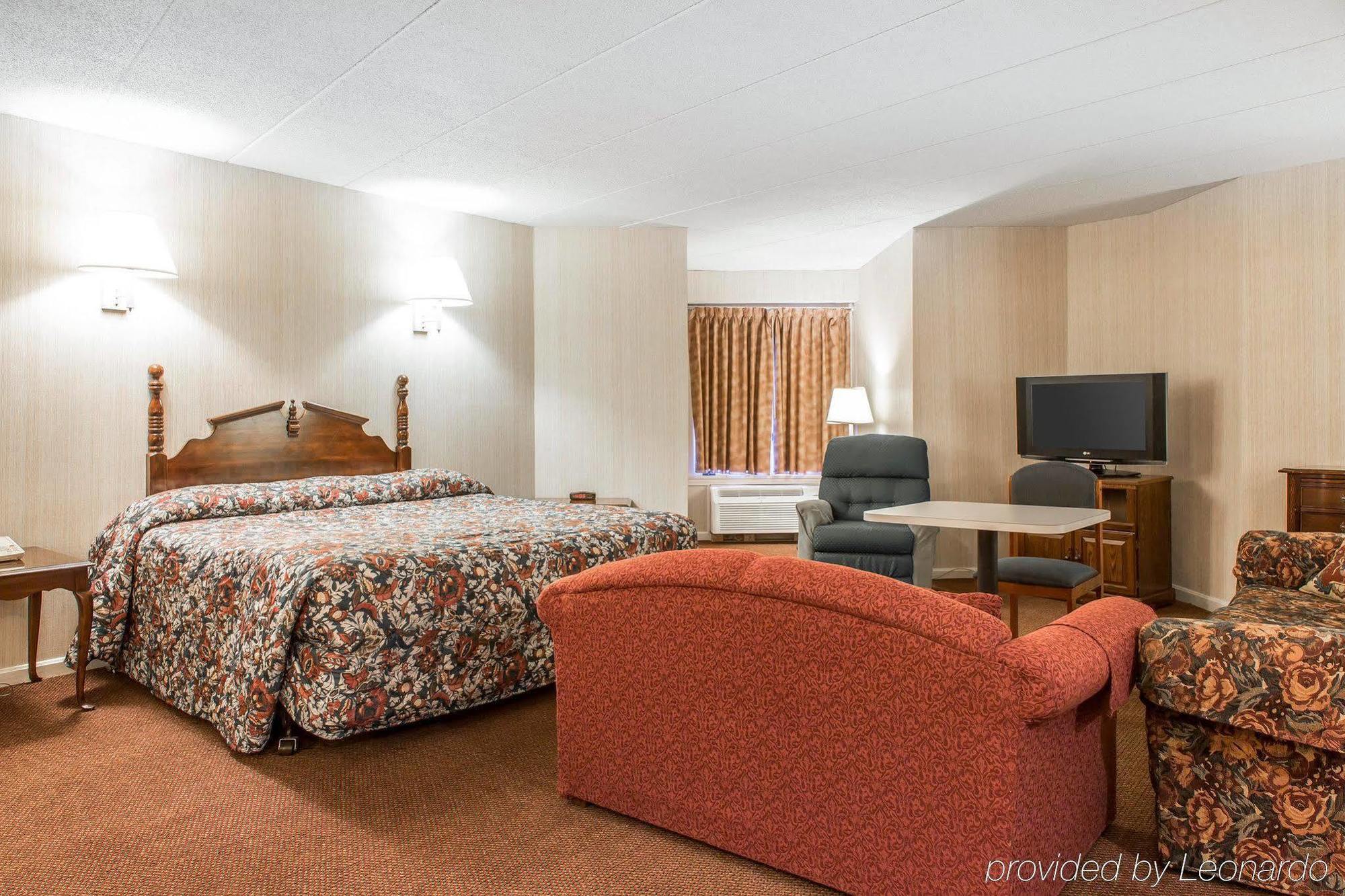 Econo Lodge Inn & Suites גרוטון מראה חיצוני תמונה