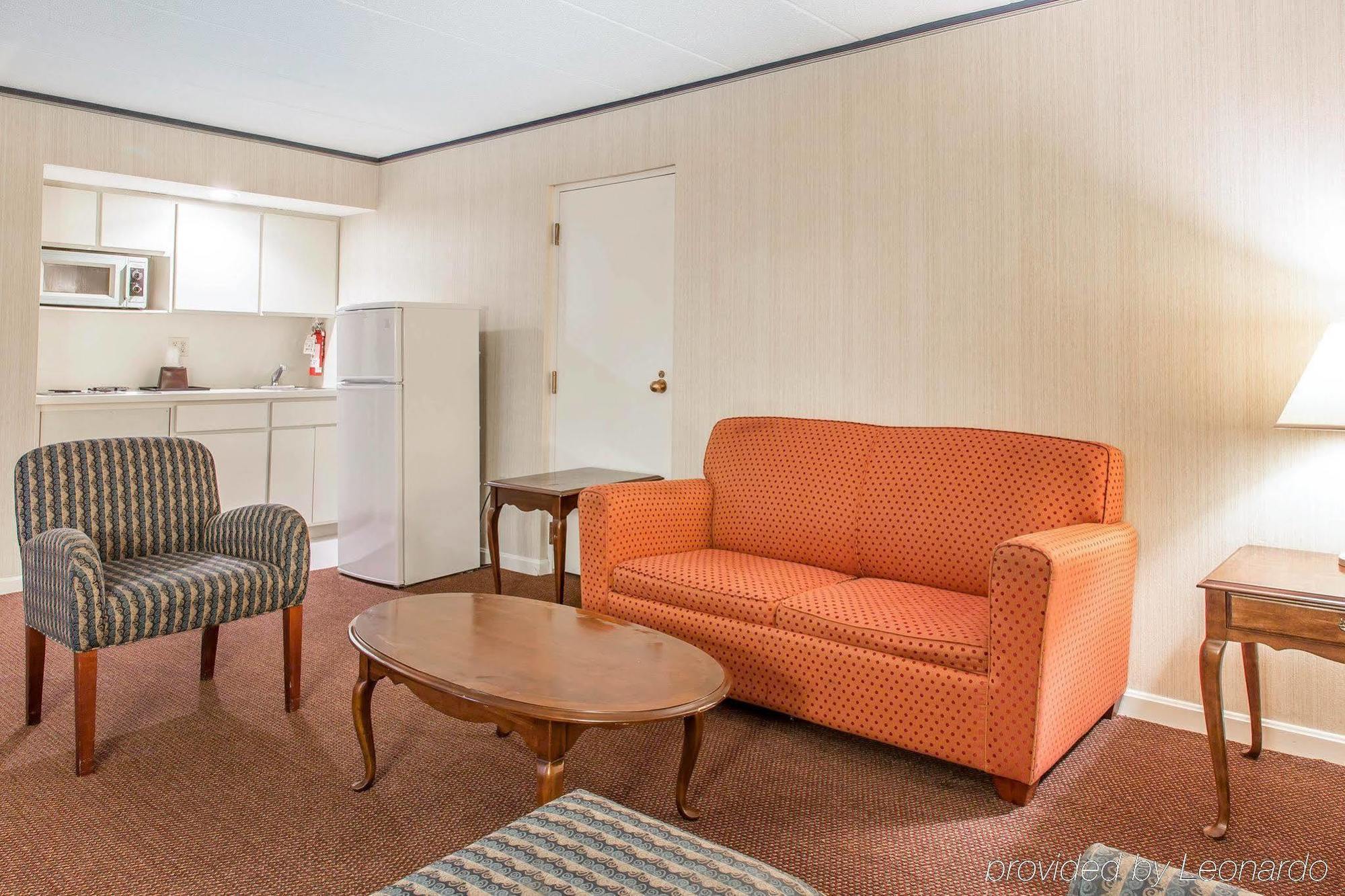 Econo Lodge Inn & Suites גרוטון מראה חיצוני תמונה