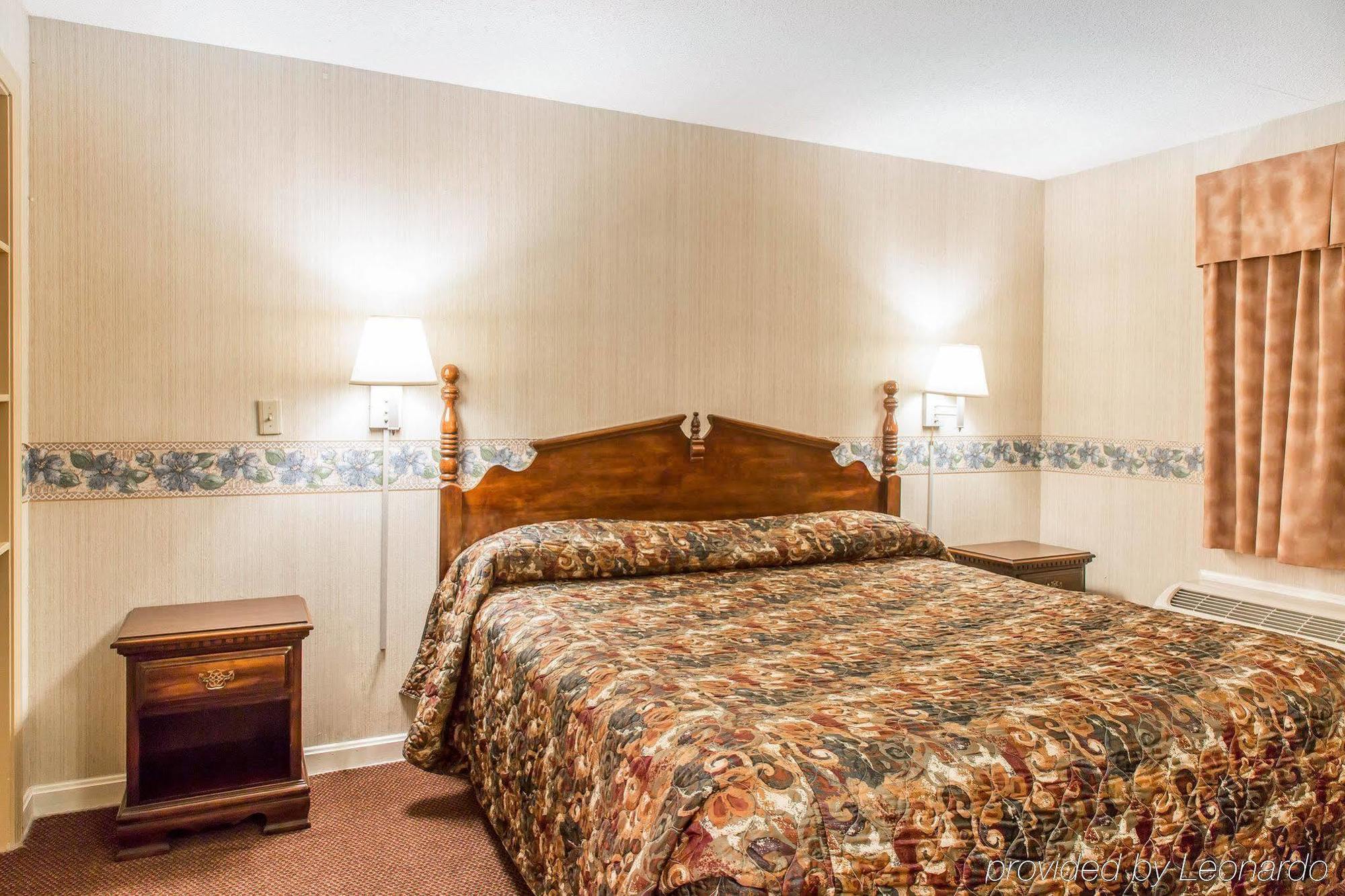 Econo Lodge Inn & Suites גרוטון מראה חיצוני תמונה
