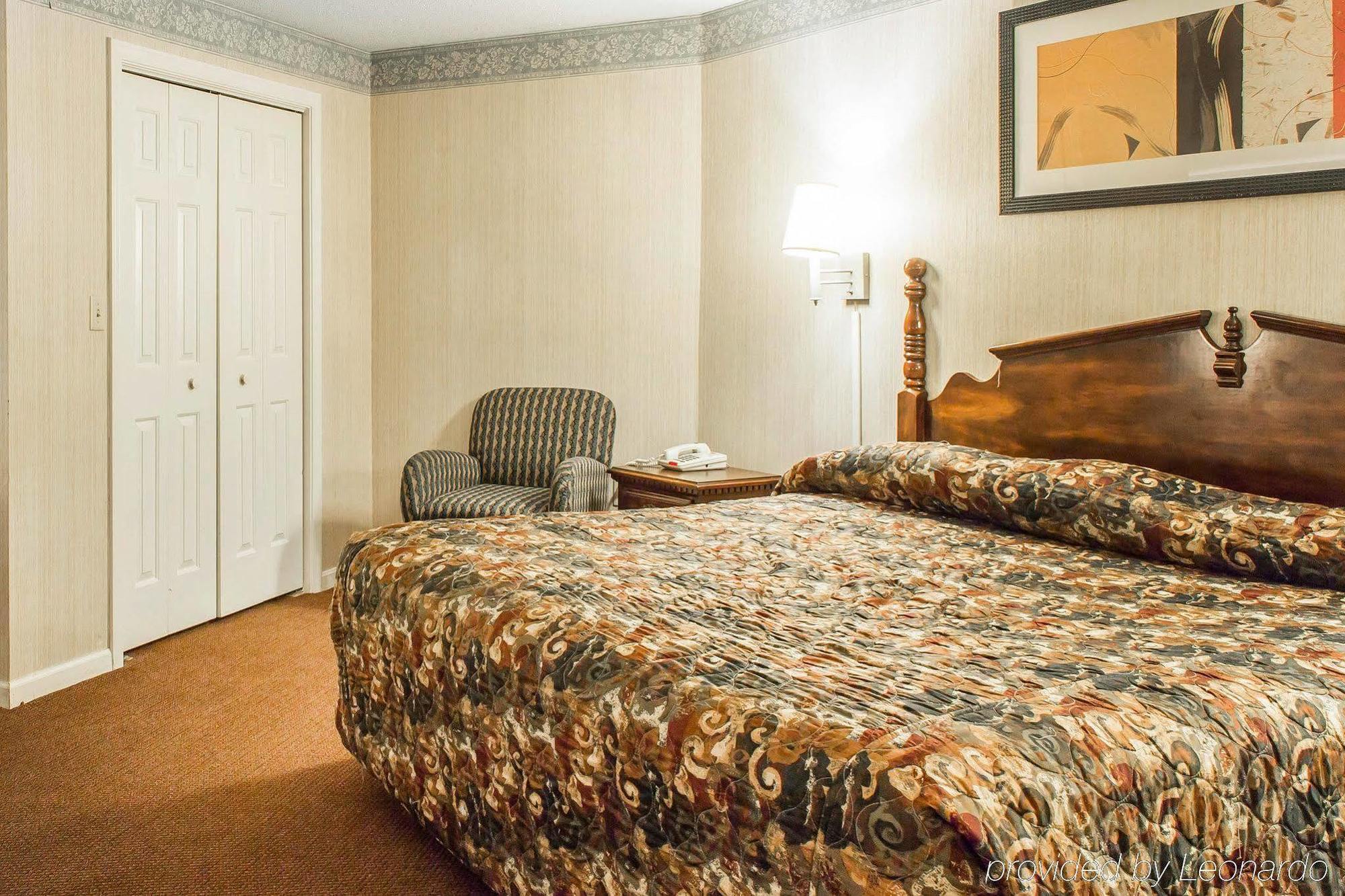 Econo Lodge Inn & Suites גרוטון מראה חיצוני תמונה