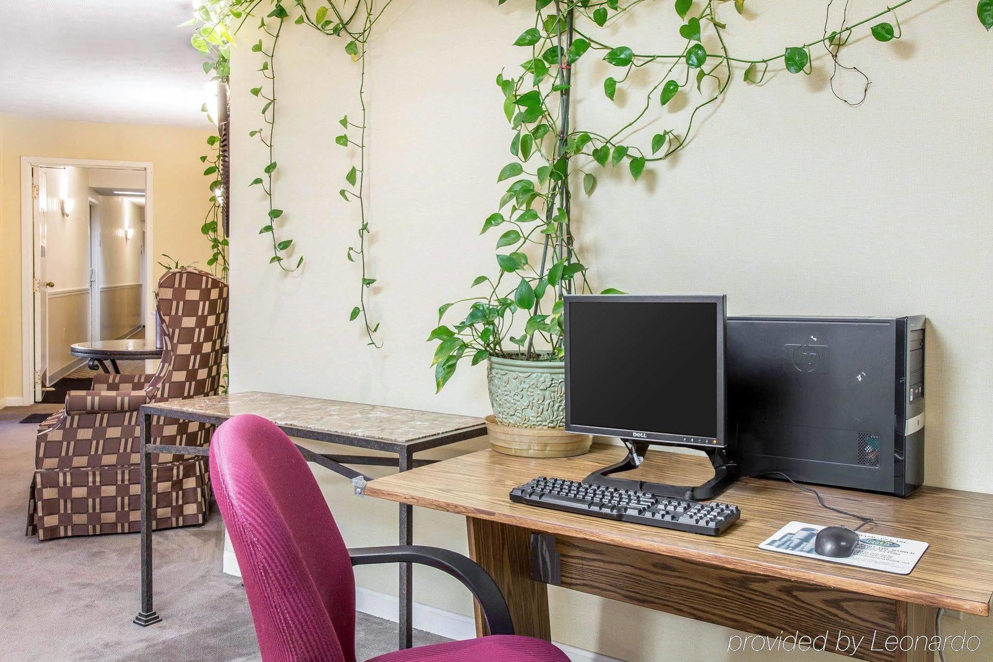 Econo Lodge Inn & Suites גרוטון מראה חיצוני תמונה