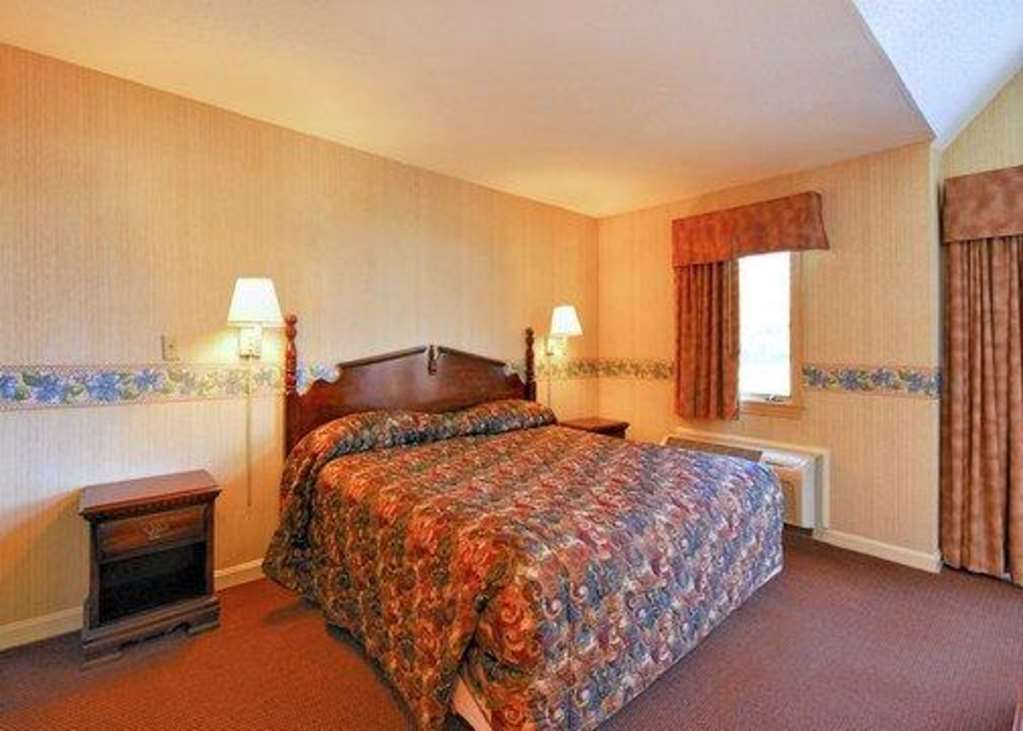 Econo Lodge Inn & Suites גרוטון חדר תמונה