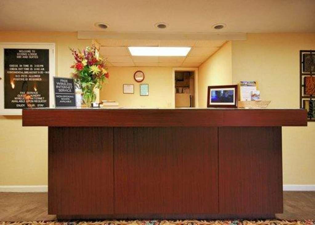 Econo Lodge Inn & Suites גרוטון מראה פנימי תמונה