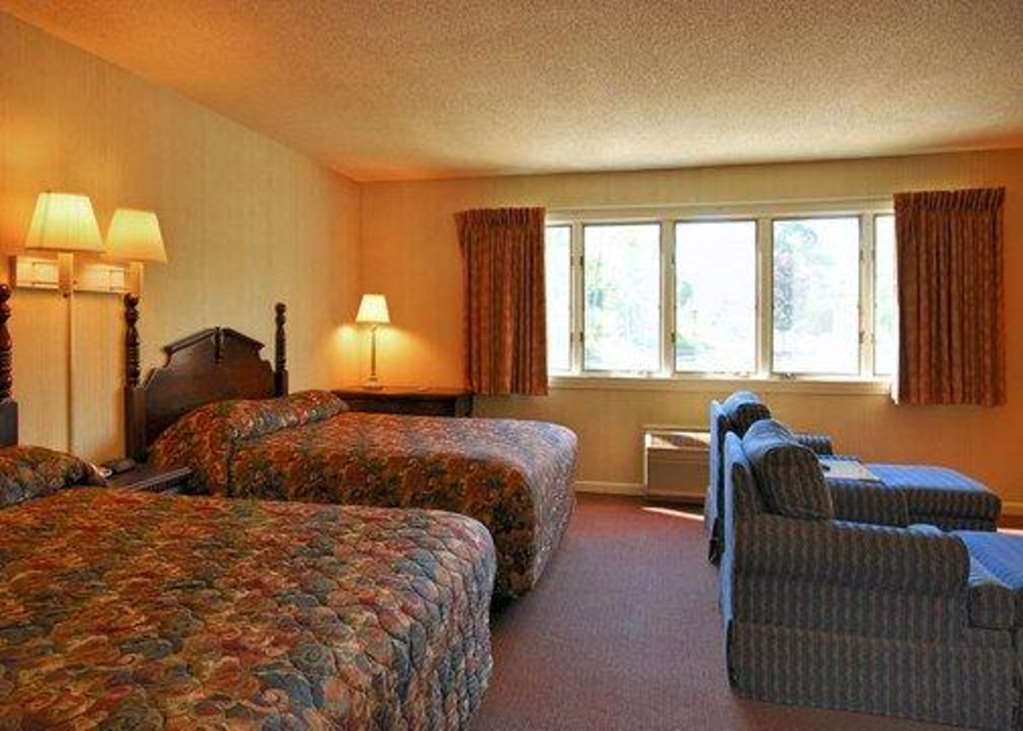 Econo Lodge Inn & Suites גרוטון חדר תמונה