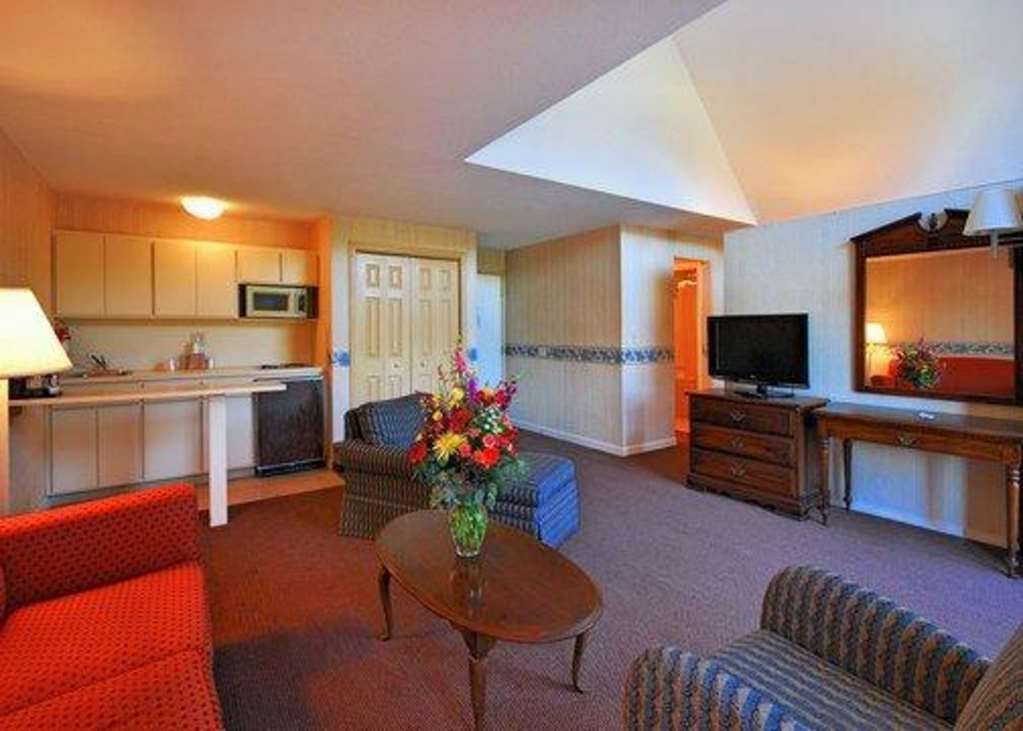 Econo Lodge Inn & Suites גרוטון חדר תמונה